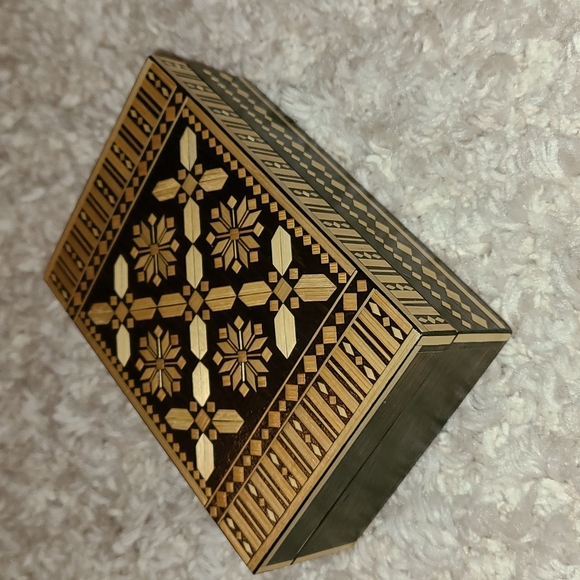 Straw wooden jewelry box - Picture 8 of 10